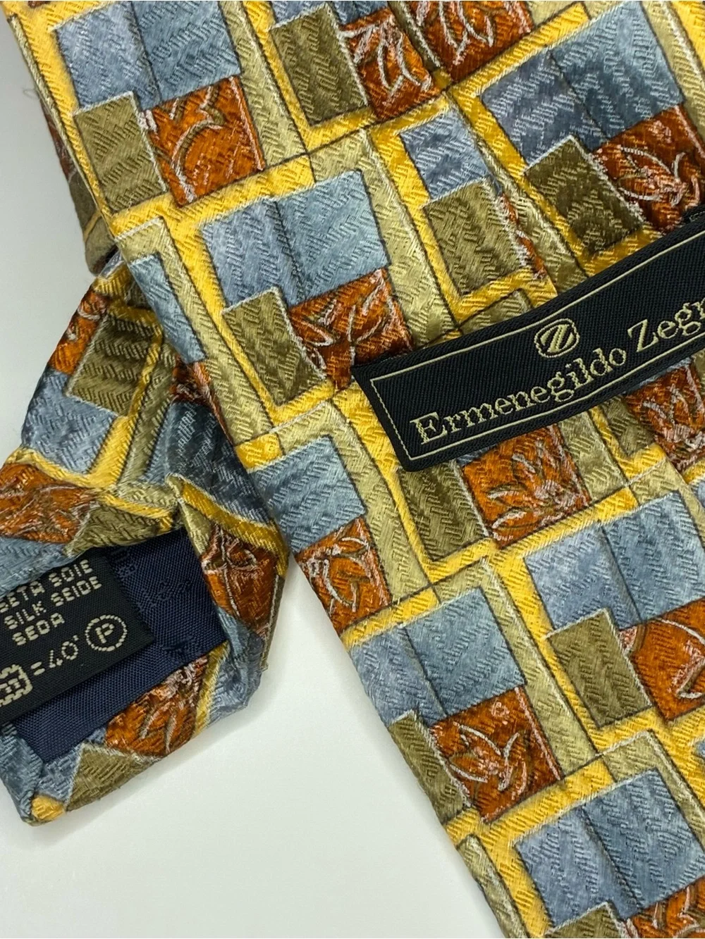 ERMENEGILDO ZEGNA 100% SILK TIE-Made in ITALY- Geometric Block Print design  59”